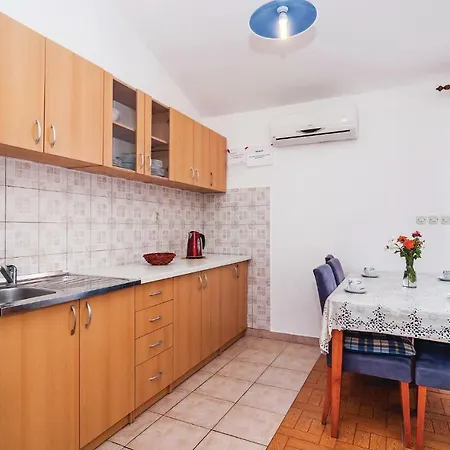 Two-bedroom In Lejlighed Kruševo