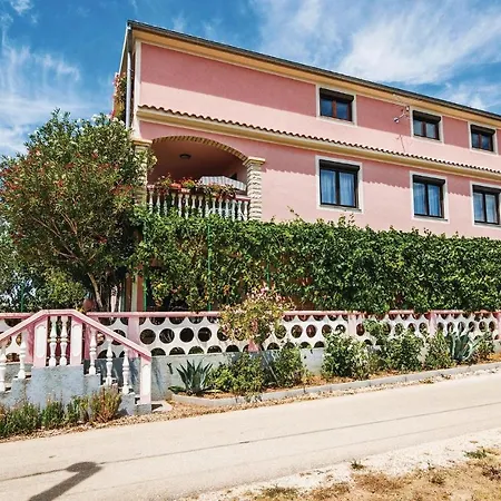 Two-bedroom In Kruševo